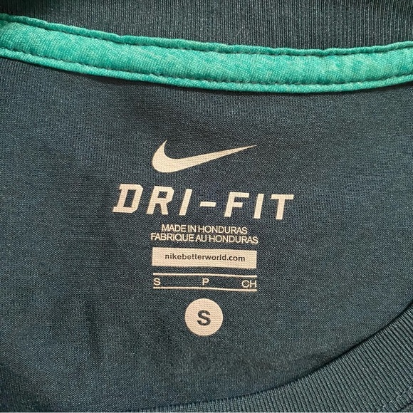 Nike Dri Fit Green Legend Status T Shirt - Picture 4 of 5